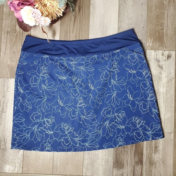 Cypress Club Women's Floral Skort Size X-Large Blue White Tummy Smoothing NWOT - Picture 13 of 13